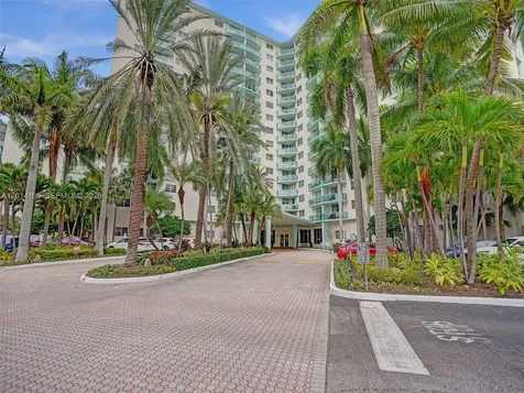 3901 S Ocean Drive Hollywood FL 33019