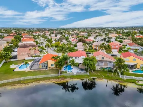 1080 NW 192nd Avenue Pembroke Pines FL 33029