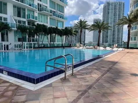 31 SE 5th Street Miami FL 33131