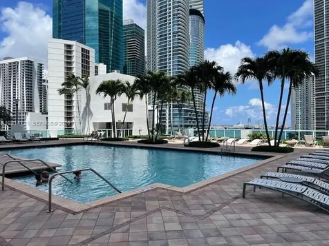 31 SE 5th Street Miami FL 33131