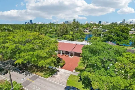 19805 NE 22nd Avenue Miami FL 33180