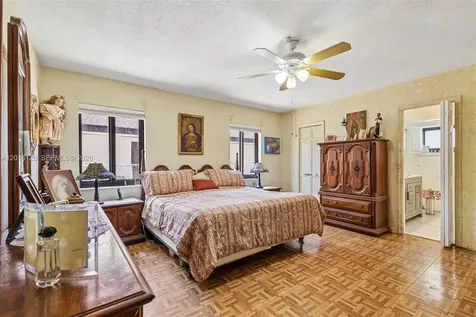 19805 NE 22nd Avenue Miami FL 33180