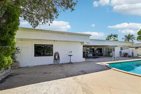 19805 NE 22nd Avenue Miami FL 33180