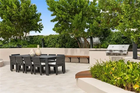 3034 Oak Avenue Miami FL 33133