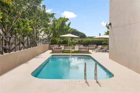 3034 Oak Avenue Miami FL 33133