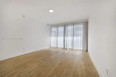 3034 Oak Avenue Miami FL 33133