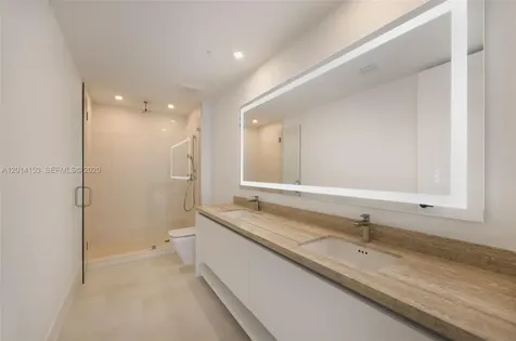 3034 Oak Avenue Miami FL 33133