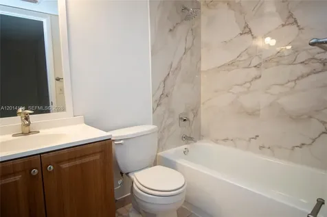 9491 S Palm Circle S Pembroke Pines FL 33025