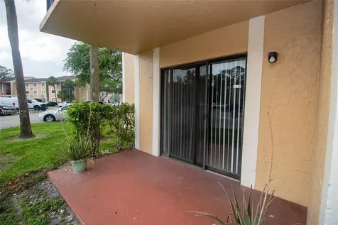 9491 S Palm Circle S Pembroke Pines FL 33025