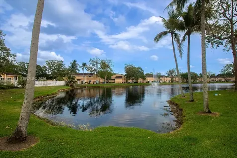 9491 S Palm Circle S Pembroke Pines FL 33025