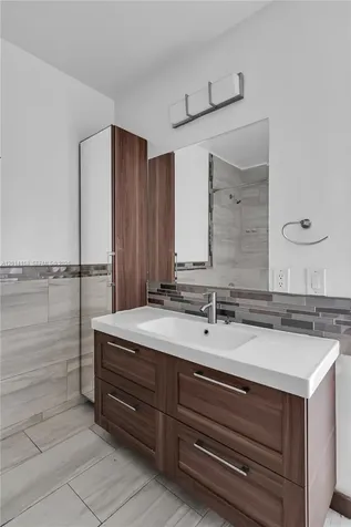 5375 W 23rd Court Hialeah FL 33016
