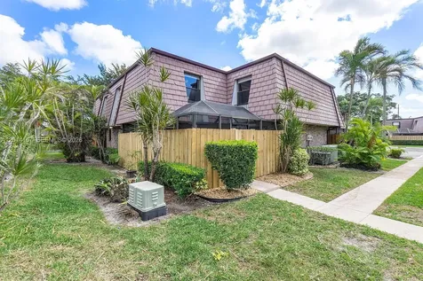 7744 W Courtyard Run W Boca Raton FL 33433