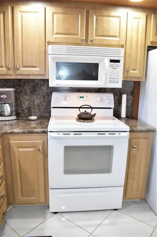 9541 Sunrise Lakes Boulevard Sunrise FL 33322