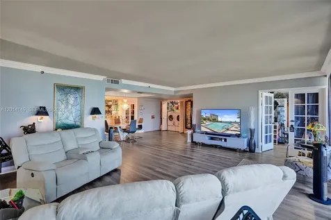 11113 Biscayne Boulevard Miami FL 33181