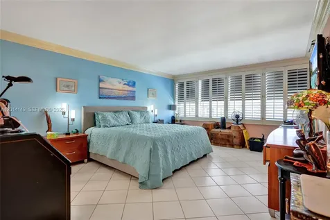 11113 Biscayne Boulevard Miami FL 33181