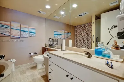 11113 Biscayne Boulevard Miami FL 33181