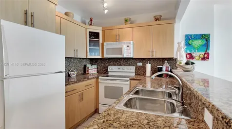 5601 Collins Avenue Miami Beach FL 33140