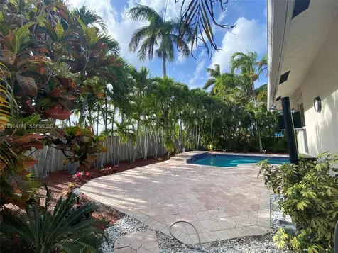 1210 S 13th Avenue Hollywood FL 33019