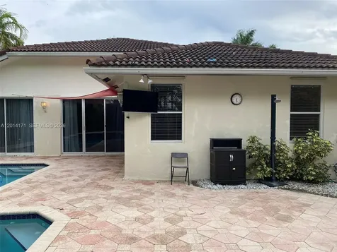 1210 S 13th Avenue Hollywood FL 33019