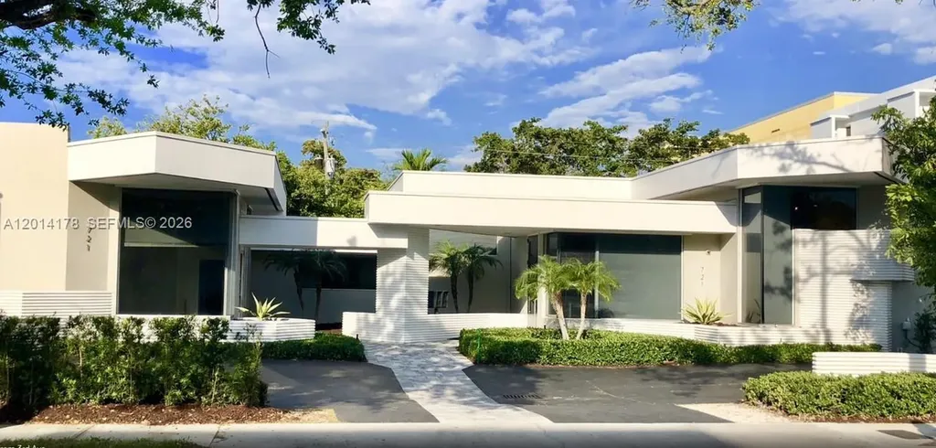 721 NE 3rd Avenue Fort Lauderdale FL 33304