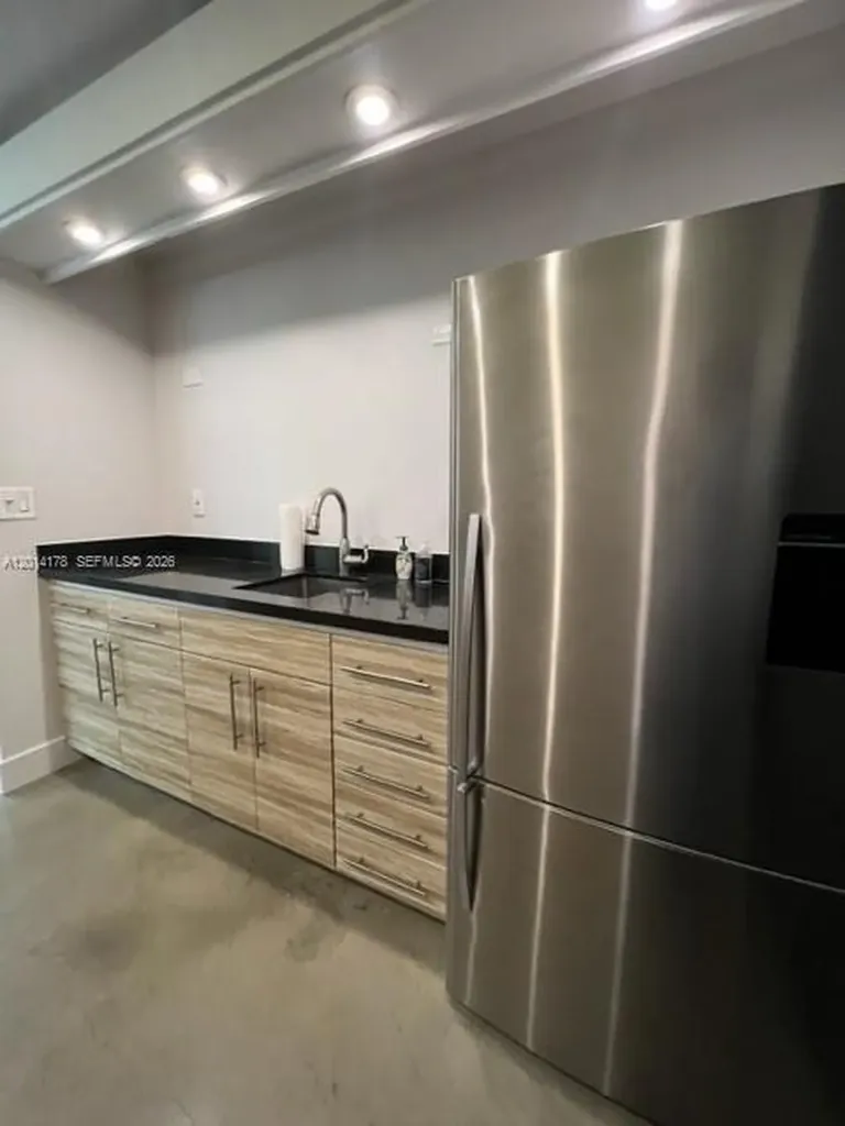 721 NE 3rd Avenue Fort Lauderdale FL 33304