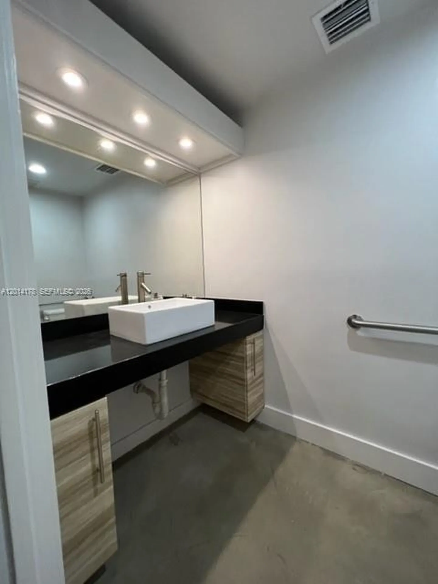 721 NE 3rd Avenue Fort Lauderdale FL 33304