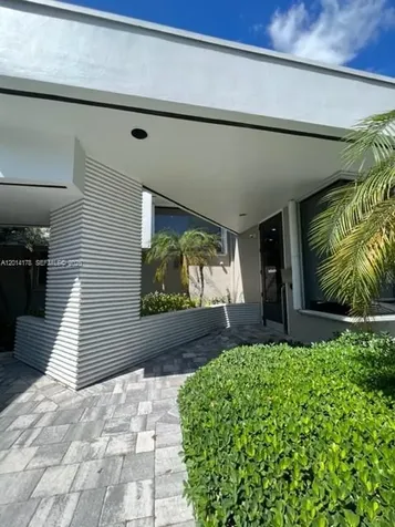721 NE 3rd Avenue Fort Lauderdale FL 33304