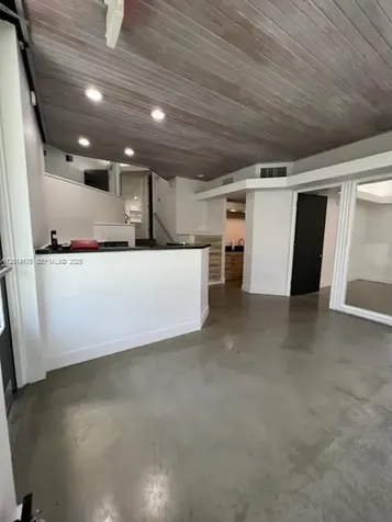 721 NE 3rd Avenue Fort Lauderdale FL 33304
