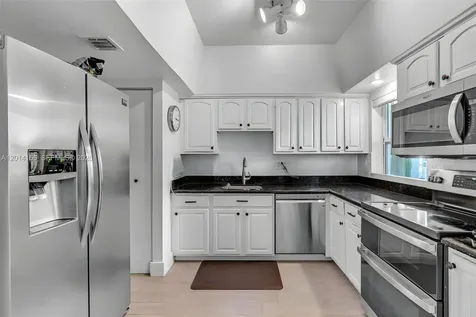 232 Sea View Drive Key Biscayne FL 33149