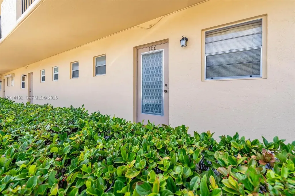100 Berkley Road Hollywood FL 33024