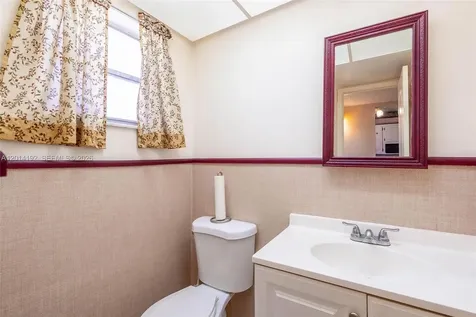 100 Berkley Road Hollywood FL 33024