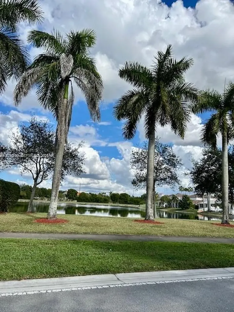 3818 SW 171st Terrace Miramar FL 33027