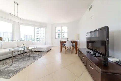20000 E Country Club Drive Aventura FL 33180