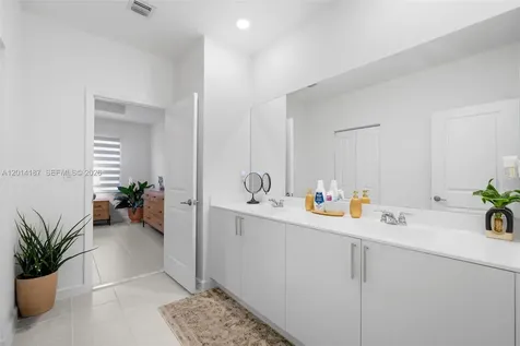 13283 SW 188th Terrace Miami FL 33177