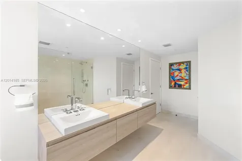 17111 Biscayne Boulevard North Miami Beach FL 33160