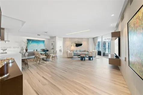 17111 Biscayne Boulevard North Miami Beach FL 33160