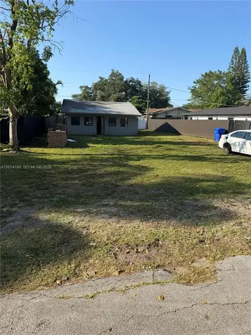6123 Call Street Hollywood FL 33024
