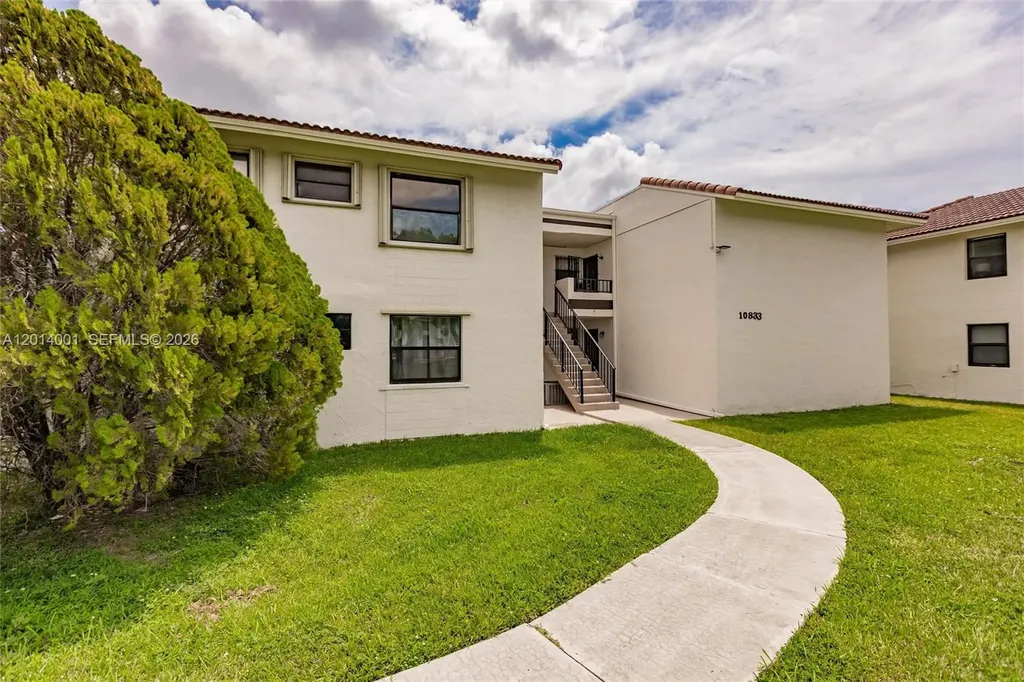 10833 NW 7th Street Miami FL 33172