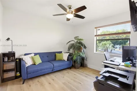 10833 NW 7th Street Miami FL 33172