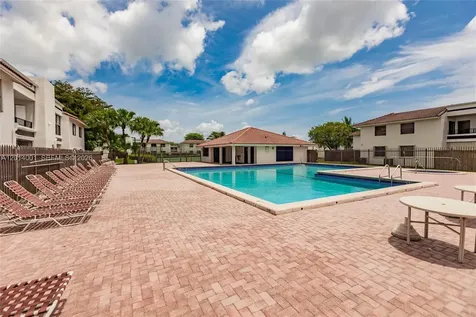 10833 NW 7th Street Miami FL 33172