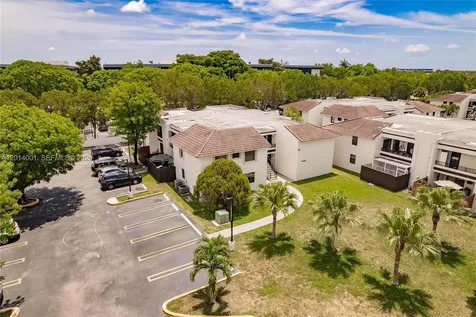 10833 NW 7th Street Miami FL 33172