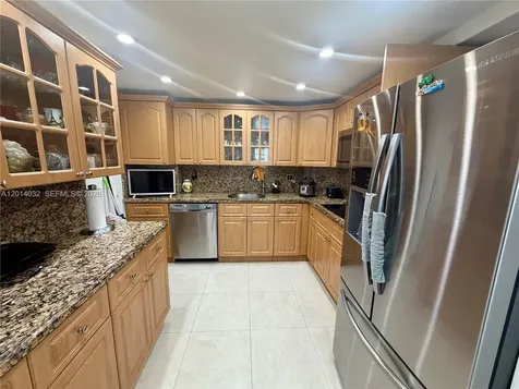 500 Bayview Drive Sunny Isles Beach FL 33160