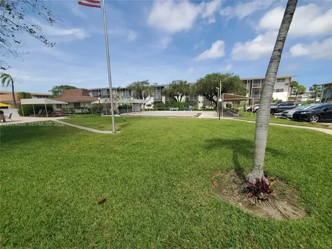 16801 NE 13th Avenue Miami FL 33162