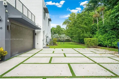 6695 SW 112th Street Pinecrest FL 33156