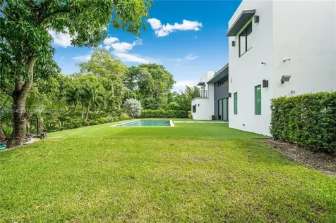 6695 SW 112th Street Pinecrest FL 33156