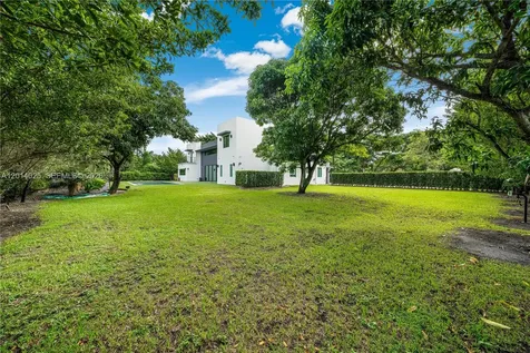 6695 SW 112th Street Pinecrest FL 33156