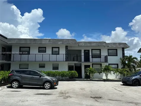 5841 SW 36th Court Davie FL 33314