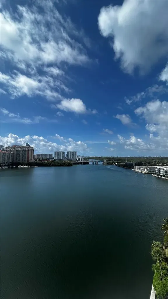 290 174 Sunny Isles Beach FL 33160