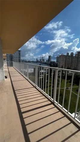 290 174 Sunny Isles Beach FL 33160