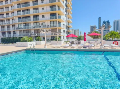 290 174 Sunny Isles Beach FL 33160